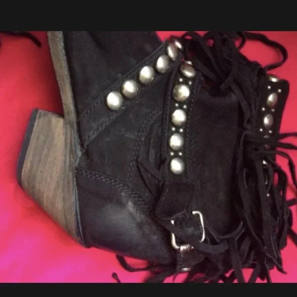 Leather boots Liberty black nubuck fringed